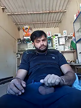 Snapshot of Priynkarani chatting on 12-20-25, 05:36 Priynkarani online show from 12-20-25, 05:36