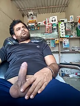 Snapshot of Priynkarani chatting on 01-06-26, 07:12 Priynkarani online show from 01-06-26, 07:12