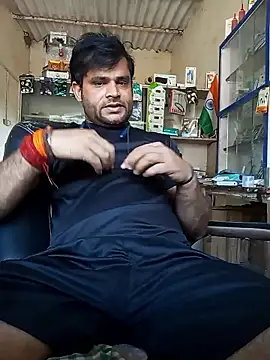 Snapshot of Priynkarani chatting on 01-14-26, 05:35 Priynkarani online show from 01-14-26, 05:35