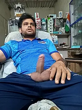 Snapshot of Priynkarani chatting on 01-18-26, 12:53 Priynkarani online show from 01-18-26, 12:53