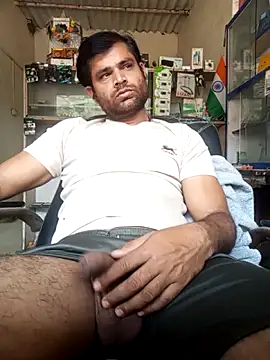 Snapshot of Priynkarani chatting on 02-03-26, 06:40 Priynkarani online show from 02-03-26, 06:40