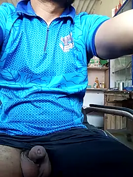 Snapshot of Priynkarani chatting on 02-20-26, 06:26 Priynkarani online show from 02-20-26, 06:26