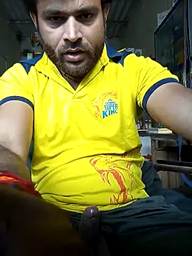 Snapshot of Priynkarani chatting on 02-26-26, 12:48 Priynkarani online show from 02-26-26, 12:48