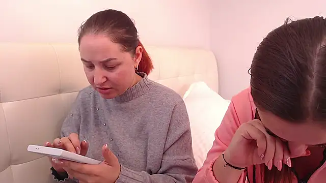 Amy--Samy online show from 02-18-25, 01:11