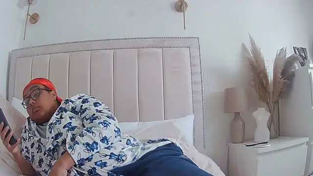 vanilla chocolate23 online show from 09-29-25, 03:39