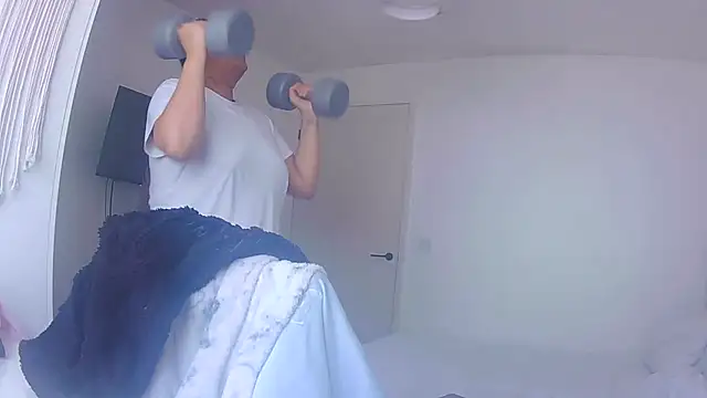 vanilla chocolate23 online show from 04-05-26, 09:39