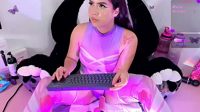 Snapshot of IamSteph13 chatting on 01-03-25, 03:16 IamSteph13 online show from 01-03-25, 03:16