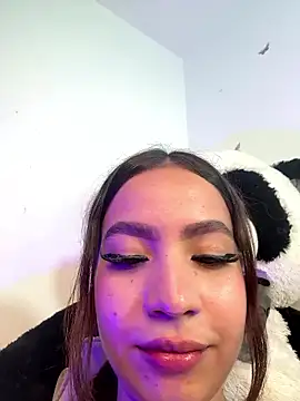 Snapshot of IamSteph13 chatting on 01-08-26, 04:04 IamSteph13 online show from 01-08-26, 04:04