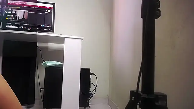 Snapshot of marilynetthan chatting on 10-23-25, 01:54 marilynetthan online show from 10-23-25, 01:54