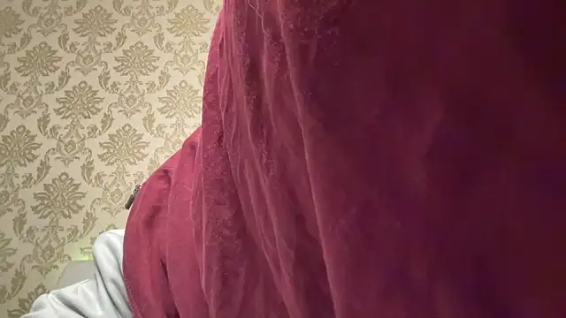 Snapshot of denlover1 chatting on 12-27-24, 10:55 denlover1 online show from 12-27-24, 10:55