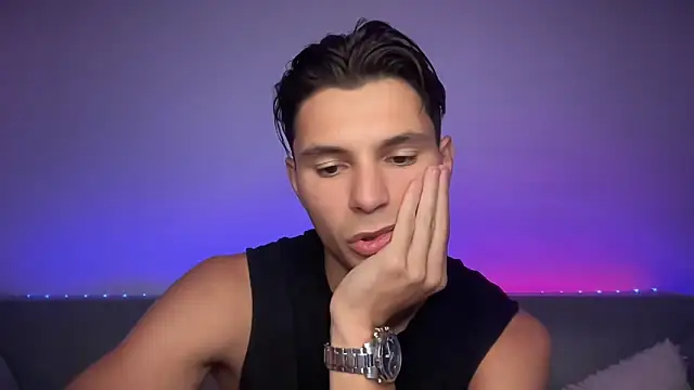 Snapshot of denlover1 chatting on 09-22-25, 09:11 denlover1 online show from 09-22-25, 09:11