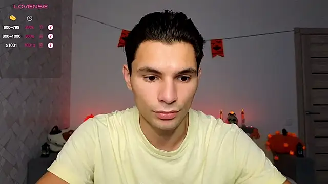 Snapshot of denlover1 chatting on 10-15-25, 06:46 denlover1 online show from 10-15-25, 06:46