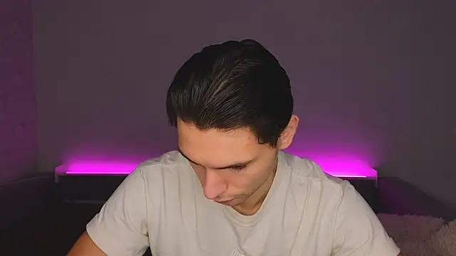 Snapshot of denlover1 chatting on 02-13-26, 08:21 denlover1 online show from 02-13-26, 08:21