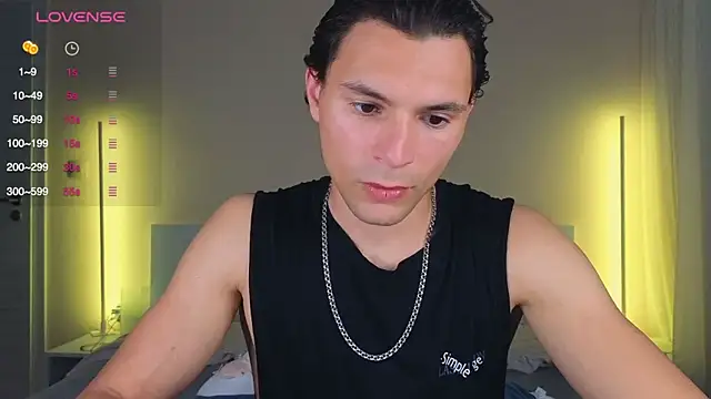 denlover1 online show from 05-07-26, 03:39