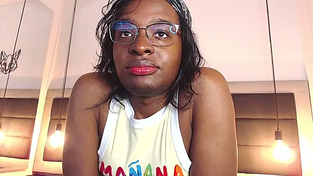 Snapshot of candy_lovee69 chatting on 10-27-25, 09:30 candy lovee69 online show from 10-27-25, 09:30