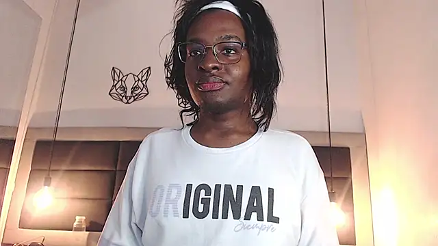 Snapshot of candy_lovee69 chatting on 10-29-25, 11:06 candy lovee69 online show from 10-29-25, 11:06