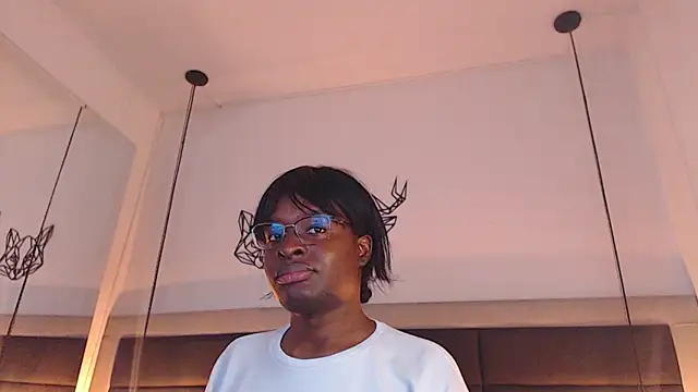 Snapshot of candy_lovee69 chatting on 11-28-25, 12:02 candy lovee69 online show from 11-28-25, 12:02