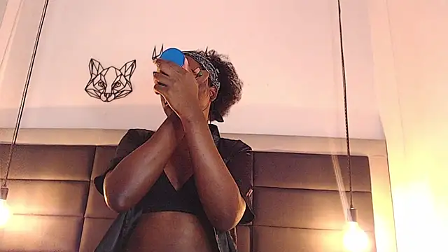 Snapshot of candy_lovee69 chatting on 12-19-25, 01:07 candy lovee69 online show from 12-19-25, 01:07