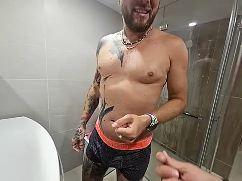 Snapshot of manforhotfun chatting on 09-26-25, 08:57 manforhotfun online show from 09-26-25, 08:57