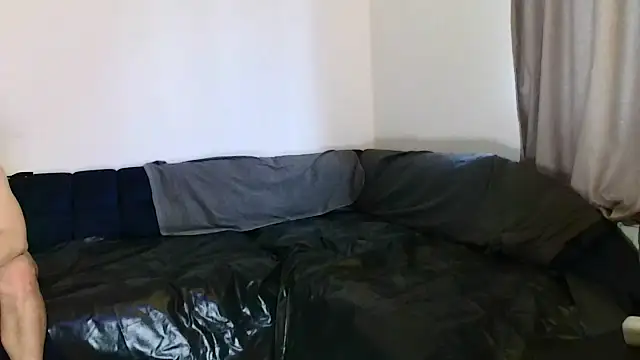 Snapshot of manforhotfun chatting on 01-16-26, 01:26 manforhotfun online show from 01-16-26, 01:26