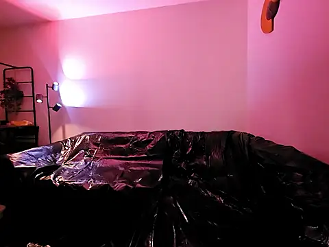 Snapshot of manforhotfun chatting on 02-22-26, 12:23 manforhotfun online show from 02-22-26, 12:23