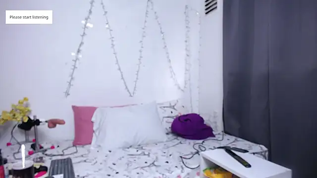 Snapshot of Nicol_Love0 chatting on 10-21-25, 12:28 Nicol Love0 online show from 10-21-25, 12:28