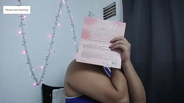 Snapshot of Nicol_Love0 chatting on 10-31-25, 12:17 Nicol Love0 online show from 10-31-25, 12:17