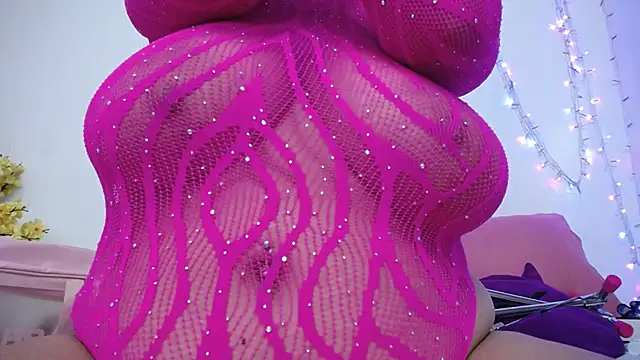 Snapshot of Nicol_Love0 chatting on 01-14-26, 12:44 Nicol Love0 online show from 01-14-26, 12:44