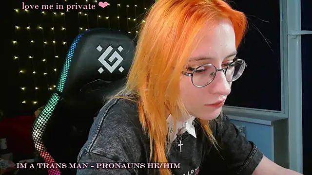 Snapshot of Honelin chatting on 01-20-25, 06:43 Honelin online show from 01-20-25, 06:43