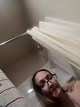 Snapshot of SweetVegasTits chatting on 12-20-25, 01:29 SweetVegasTits online show from 12-20-25, 01:29