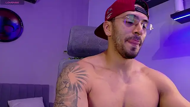 Snapshot of tony_muscle chatting on 06-30-26, 07:04 tony muscle online show from 06-30-26, 07:04