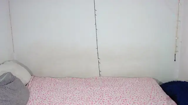 Snapshot of JessicaEbony chatting on 06-12-26, 02:21 JessicaEbony online show from 06-12-26, 02:21