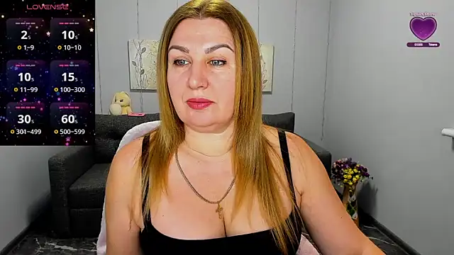Snapshot of Lili_Crossi chatting on 02-12-25, 06:40 Lili Crossi online show from 02-12-25, 06:40