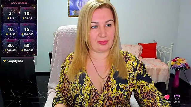 Snapshot of Lili_Crossi chatting on 03-10-25, 06:49 Lili Crossi online show from 03-10-25, 06:49