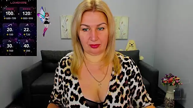 Snapshot of Lili_Crossi chatting on 10-15-25, 05:51 Lili Crossi online show from 10-15-25, 05:51