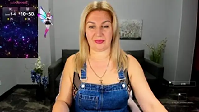 Snapshot of Lili_Crossi chatting on 10-16-25, 05:30 Lili Crossi online show from 10-16-25, 05:30