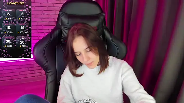 Snapshot of Tonya_Gray chatting on 12-13-24, 07:58 Tonya Gray online show from 12-13-24, 07:58