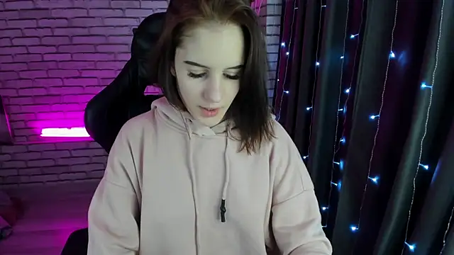 Snapshot of Tonya_Gray chatting on 01-02-25, 04:30 Tonya Gray online show from 01-02-25, 04:30