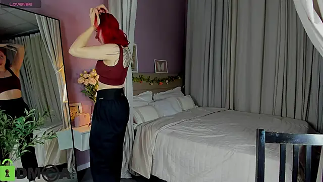 Snapshot of Miss_you_kiss chatting on 02-12-26, 01:11 Miss you kiss online show from 02-12-26, 01:11