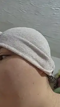 Snapshot of almitapro07 chatting on 03-12-26, 11:33 almitapro07 online show from 03-12-26, 11:33