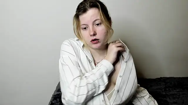 Snapshot of LillyDepp chatting on 01-11-26, 04:01 LillyDepp online show from 01-11-26, 04:01