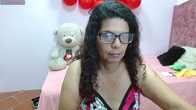 Snapshot of sila_bolum chatting on 02-14-25, 07:33 sila bolum online show from 02-14-25, 07:33