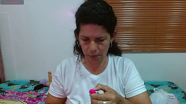 Snapshot of sila_bolum chatting on 11-11-25, 05:46 sila bolum online show from 11-11-25, 05:46