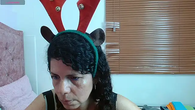 Snapshot of sila_bolum chatting on 11-12-25, 07:13 sila bolum online show from 11-12-25, 07:13