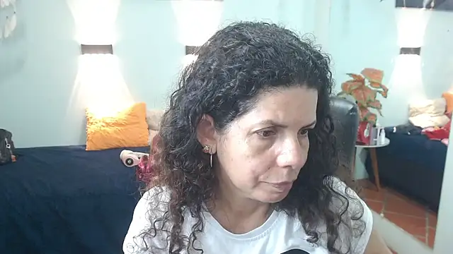 Snapshot of sila_bolum chatting on 02-25-26, 12:42 sila bolum online show from 02-25-26, 12:42