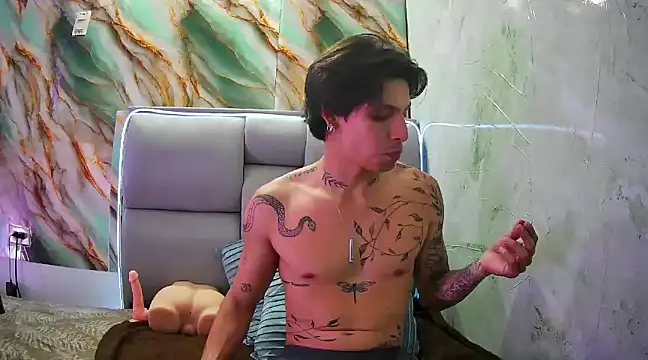 Apolo Hidalgo01 online show from 02-19-25, 04:33