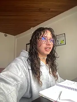 Snapshot of Andi9_ chatting on 10-09-25, 03:43 Andi9  online show from 10-09-25, 03:43