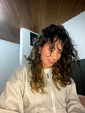 Snapshot of Andi9_ chatting on 10-16-25, 03:18 Andi9  online show from 10-16-25, 03:18