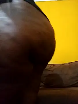 Snapshot of HotBootyBabe90 chatting on 01-20-25, 04:54 HotBootyBabe90 online show from 01-20-25, 04:54