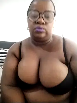 Snapshot of HotBootyBabe90 chatting on 02-18-26, 05:03 HotBootyBabe90 online show from 02-18-26, 05:03